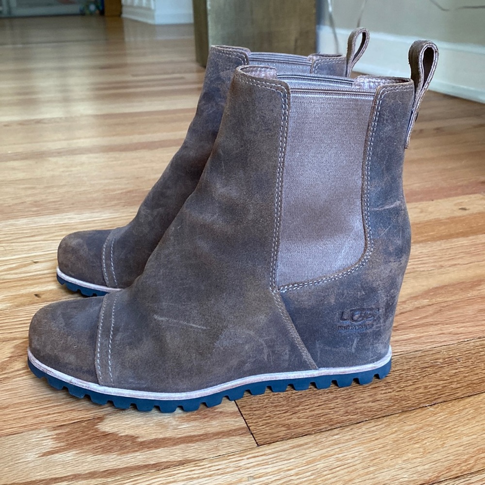 Ugg Boot With Internal Wedge. Camel Color. Size 8 - image 1